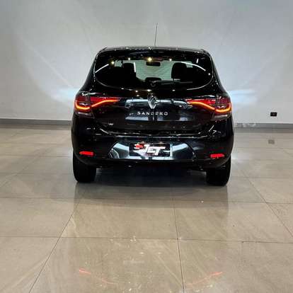RENAULT-SANDERO-2022