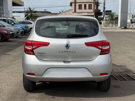RENAULT-SANDERO-2020