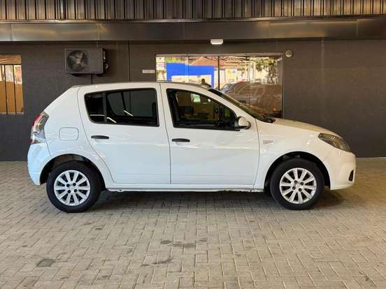 RENAULT-SANDERO-1.0 AUTHENTIQUE 16V FLEX 4P MANUAL RENAULT-SANDERO-2014