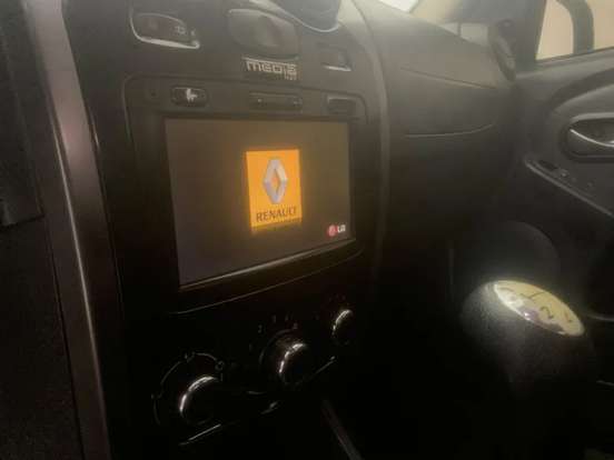 RENAULT-SANDERO-1.0 AUTHENTIQUE 16V FLEX 4P MANUAL RENAULT-SANDERO-2014