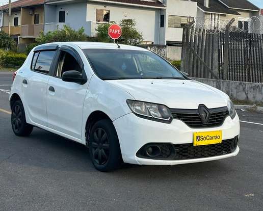 RENAULT-SANDERO-2016