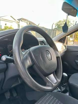 RENAULT-SANDERO-2016