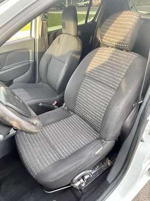 RENAULT-SANDERO-2016