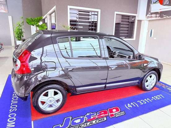 RENAULT-SANDERO-2008