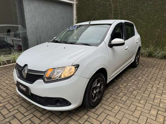 RENAULT-SANDERO-2014