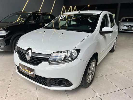 RENAULT-SANDERO-2018
