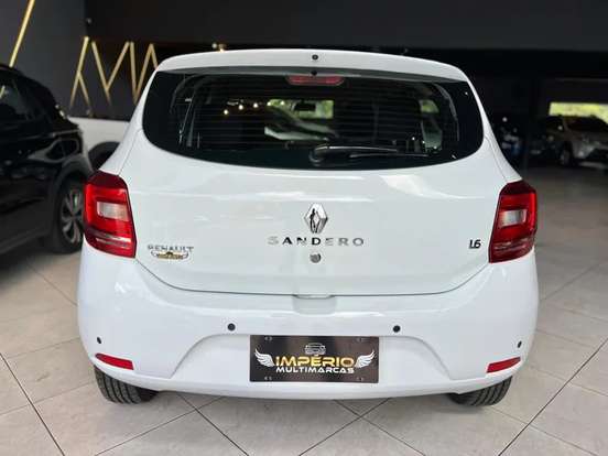 RENAULT-SANDERO-2018