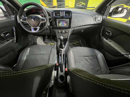 RENAULT-SANDERO-2020
