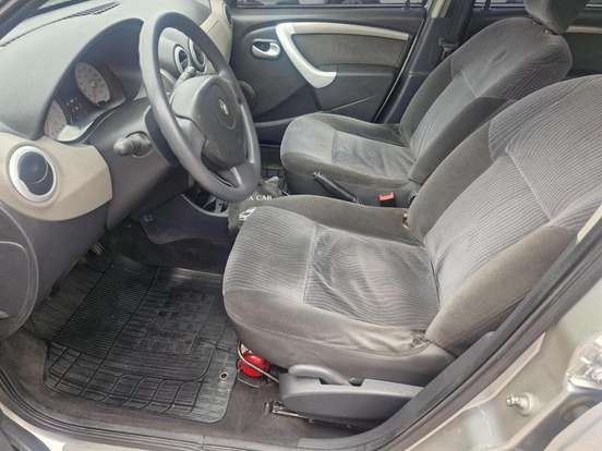 RENAULT-SANDERO-2008