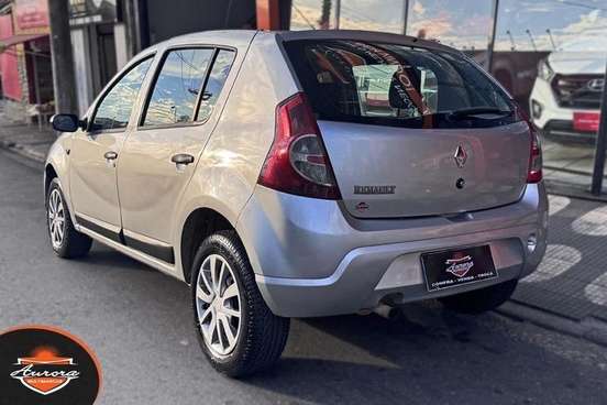 RENAULT-SANDERO-2008