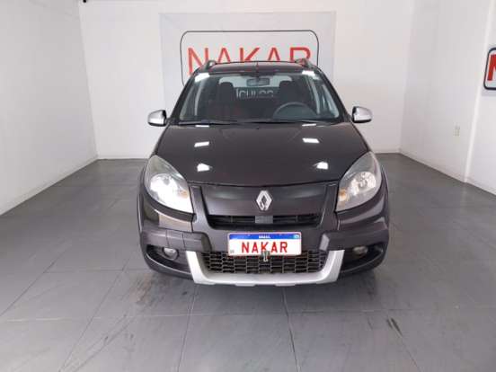 RENAULT-SANDERO-2011