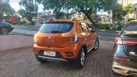 RENAULT-SANDERO-1.6 STEPWAY 8V FLEX 4P AUTOMATIZADO RENAULT-SANDERO-2014