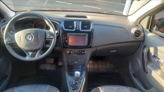 RENAULT-SANDERO-2014