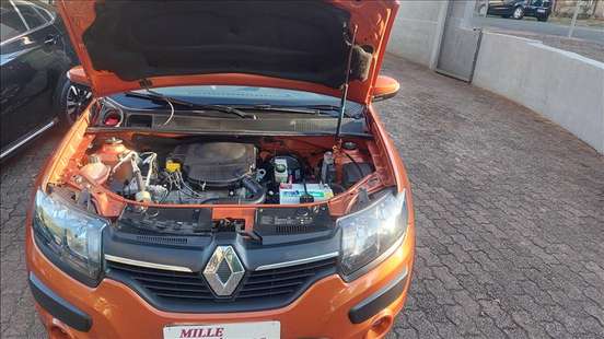 RENAULT-SANDERO-2014
