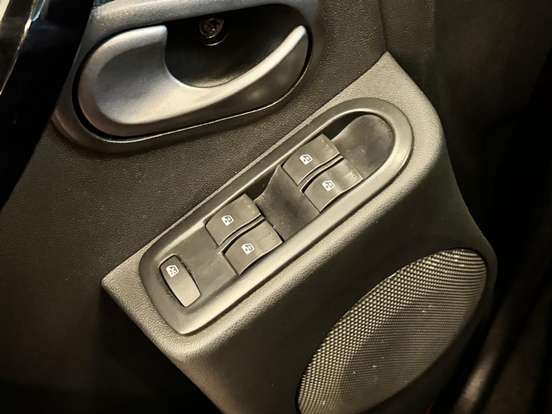 RENAULT-SANDERO-1.6 STEPWAY 8V FLEX 4P MANUAL RENAULT-SANDERO-2013