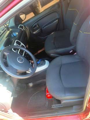 RENAULT-CLIO-2012