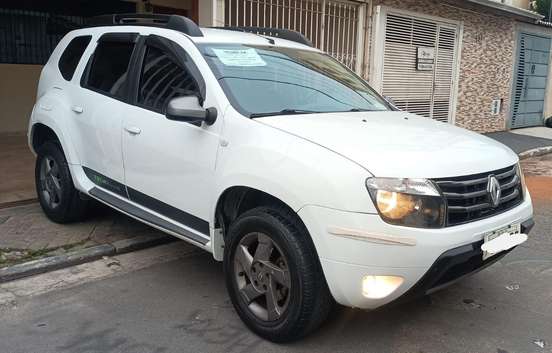RENAULT-DUSTER-2014