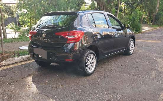RENAULT-SANDERO-2021