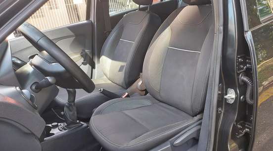 RENAULT-SANDERO-2021