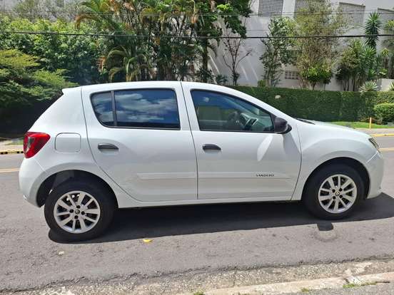 RENAULT-SANDERO-1.0 AUTHENTIQUE 16V FLEX 4P MANUAL RENAULT-SANDERO-2016