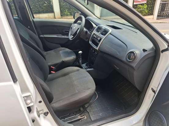 RENAULT-SANDERO-2016