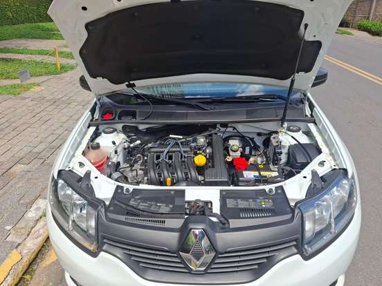 RENAULT-SANDERO-2016