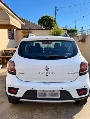 RENAULT-SANDERO-2018