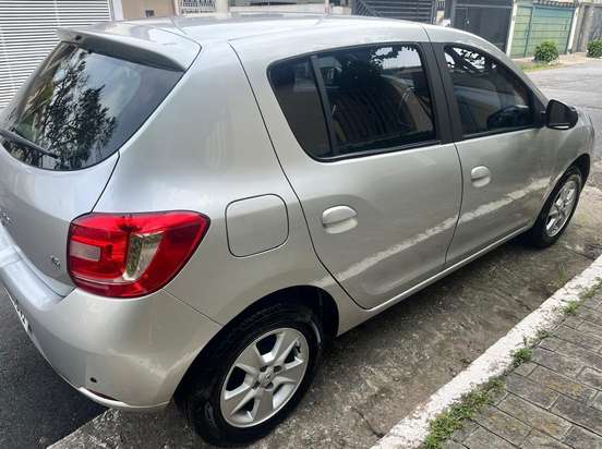 RENAULT-SANDERO-1.6 DYNAMIQUE 8V FLEX 4P MANUAL RENAULT-SANDERO-2015