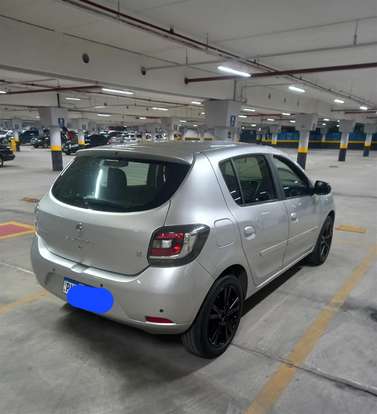 RENAULT-SANDERO-2015