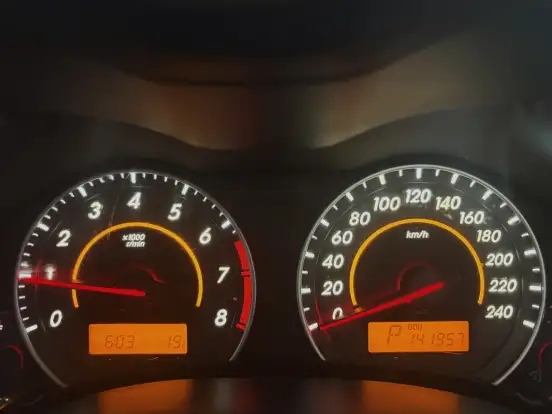 TOYOTA-COROLLA-2011