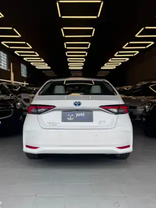 TOYOTA-COROLLA-2025