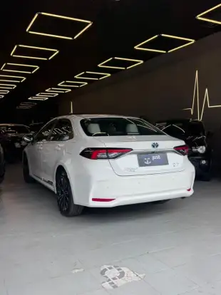 TOYOTA-COROLLA-2025