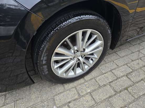 TOYOTA-COROLLA-2019