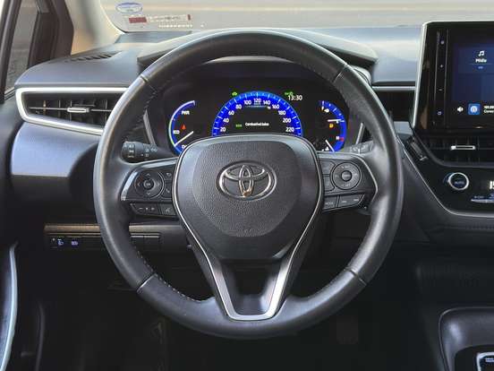 TOYOTA-COROLLA-2023