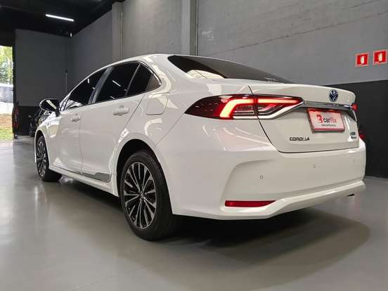 TOYOTA-COROLLA-2025