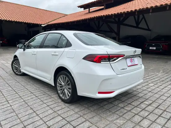 TOYOTA-COROLLA-2025