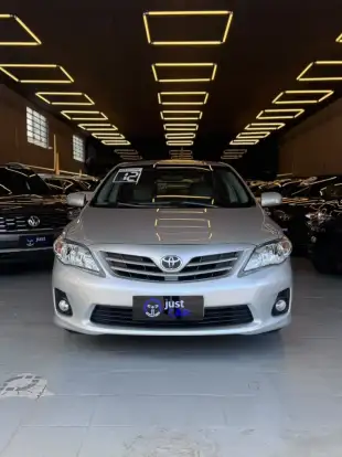 TOYOTA-COROLLA-2011