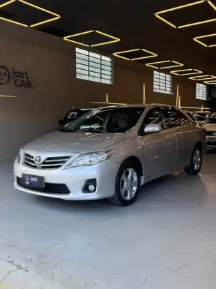 TOYOTA-COROLLA-2011