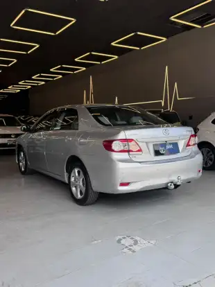 TOYOTA-COROLLA-2011