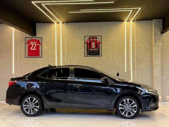 TOYOTA-COROLLA-2018