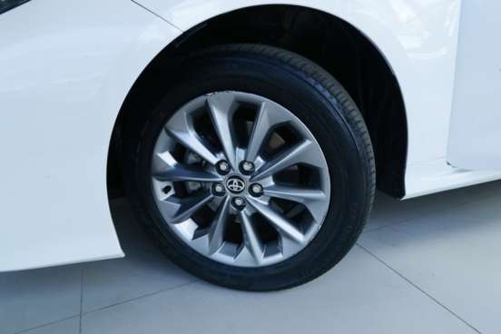 TOYOTA-COROLLA-2025