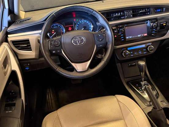 TOYOTA-COROLLA-2015