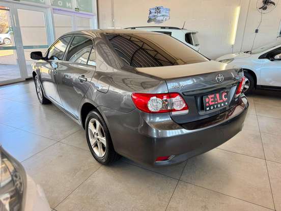 TOYOTA-COROLLA-2011