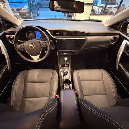 TOYOTA-COROLLA-2019