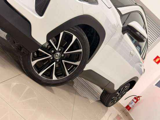 TOYOTA-COROLLA CROSS-2024