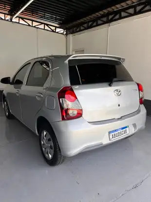 TOYOTA-ETIOS-2020