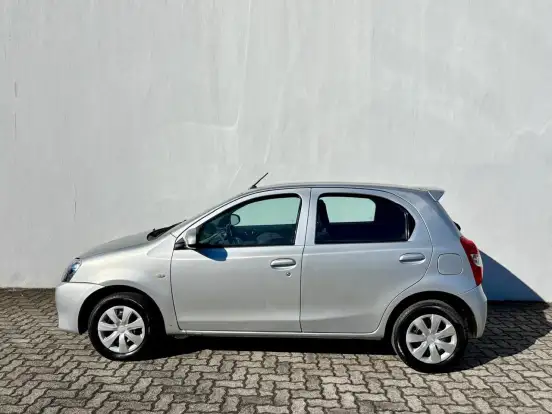 TOYOTA-ETIOS-2016