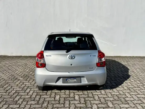 TOYOTA-ETIOS-2016