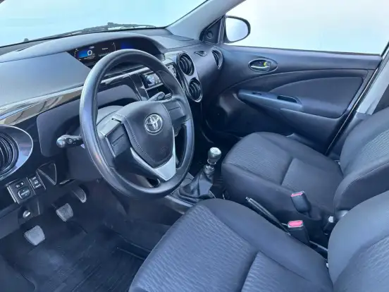 TOYOTA-ETIOS-2016
