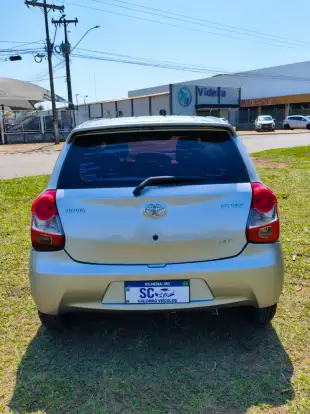 TOYOTA-ETIOS-2016